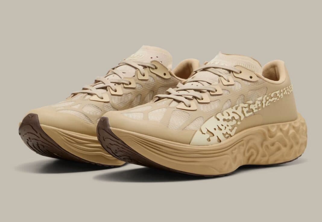 Salehe Bembury x Puma Velum NITRO Akita en colorway Toasted Almond con textura fingerprint