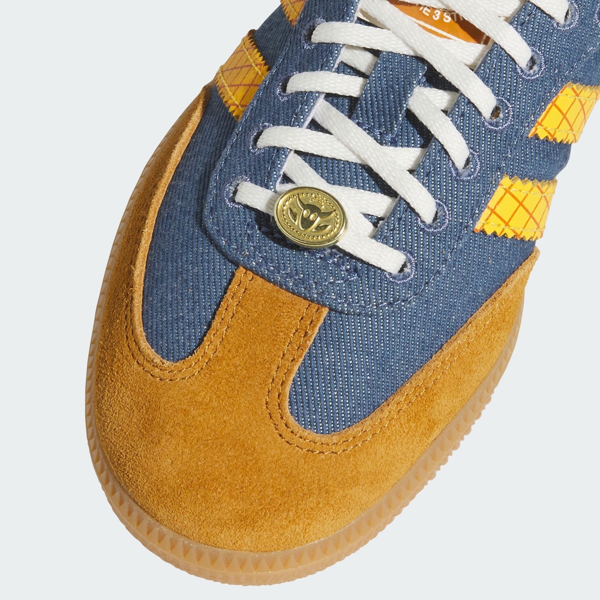 Adidas Samba OG Woody de la colección Toy Story 5