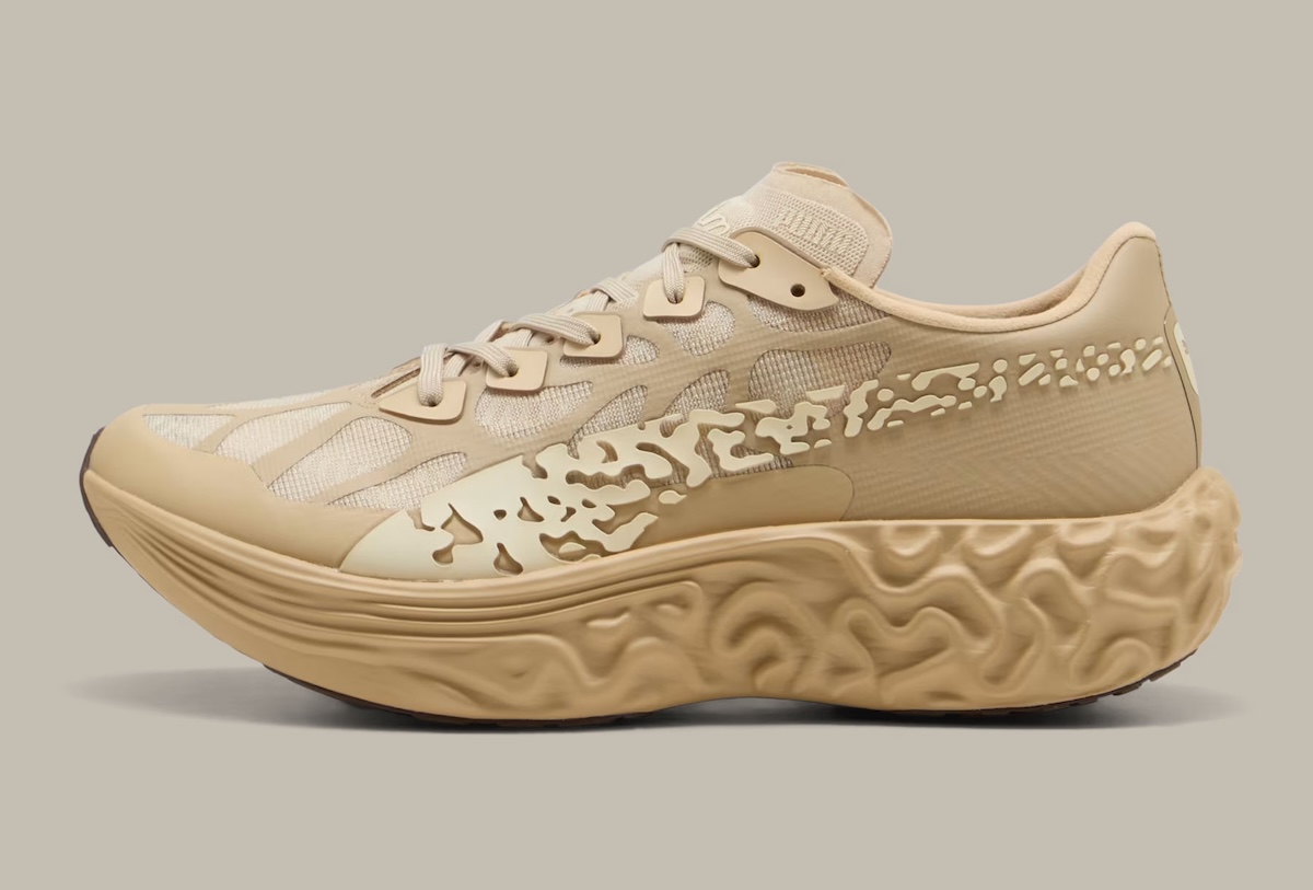 Vista del par Salehe Bembury x Puma Velum NITRO Akita